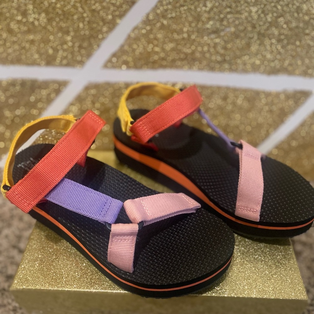 Time and Tru Colorful Sandals